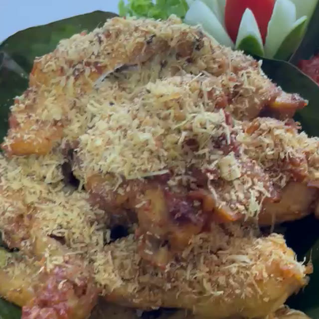 Fried chicken serundeng